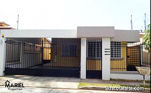 Excelente casa en venta en Brisas del Golf