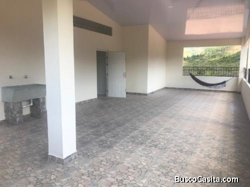 Vendo Residencia 6,457.01m2,  de 2 niveles en La Yeguada via hacia Chitra  $299,000.00