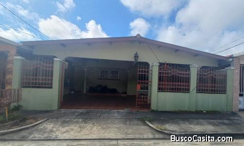 Se vende casa amueblada