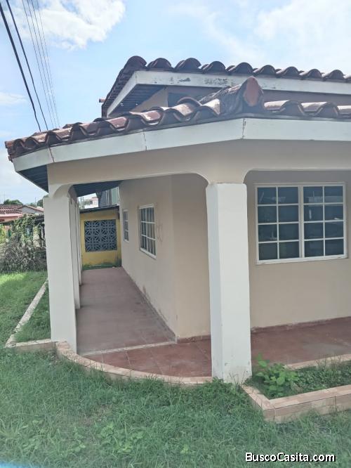 VENDO CASA EN SANTO DOMINGO DE LAS TABLAS.