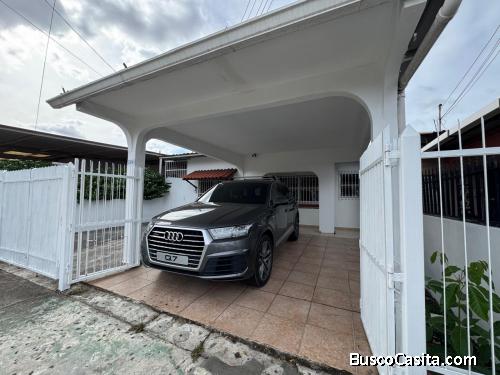 CasaLocal Comercial en Chanis sobre Vía Principal – Alta Visibilidad