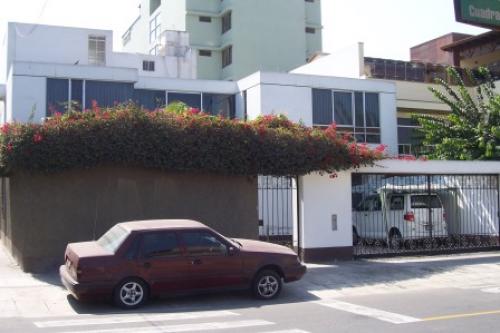 Venta de Casa en Calle Las Fresas - Miraflores
