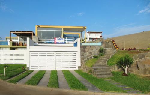 Venta de Espectacular casa de playa en condominio Las Palmeras