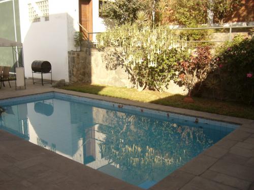 Venta de amplia casa en Rinconada del lago - La Molina
