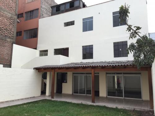EXCELENTE OPORTUNIDAD DE COMPRA - CASA EN SURCO