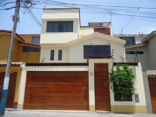 CASA EN VENTA EN ATE - LIMA, PERU
