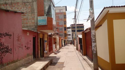 CASA URB. SANTA ROSA