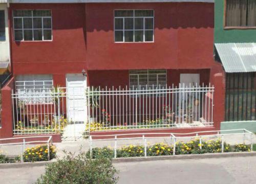 CASA BONITA CENTRICA Y A BUEN PRECIO