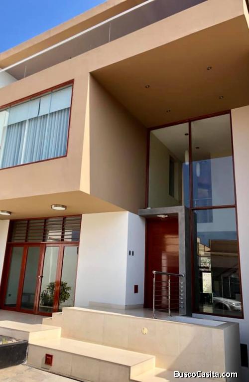SE VENDE CASA 