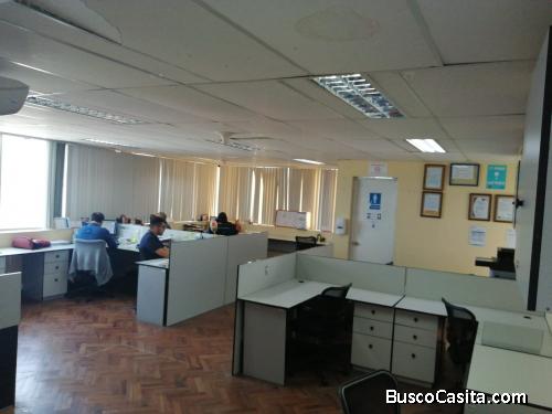 Amplia oficina duplex en venta, en el edificio de la Cámara de Comercio de Callao