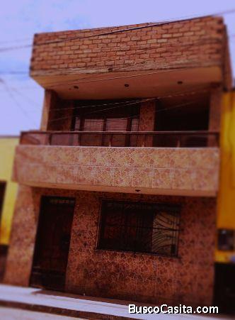 Almacénde dos pisos. Cerca a Estación Grau y el Barrio Chino.