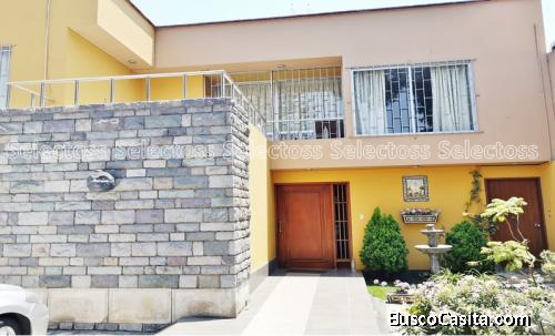 VENTA CASA EN SAN ISIDRO FRENTE A PARQUE A PRECIO DE TERRENO 6 DORM 3 COCHERAS