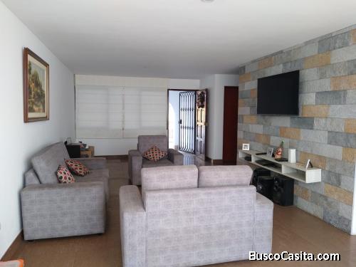 CASA ESPACIOSA EN LA MOLINA (Urb. La Capilla)