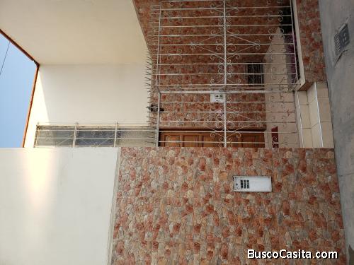 Linda Casa tipo Chalet remodelada en Surco.