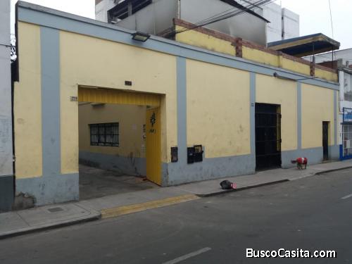 Vendo casa de  884m como terreno