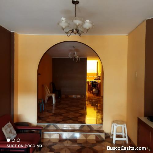 EN VENTA HERMOSA  CASA URB. EL PINAR COMAS 