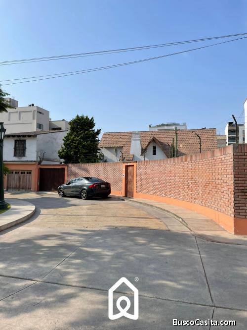 VENTA de Hermosa Casa como terreno 