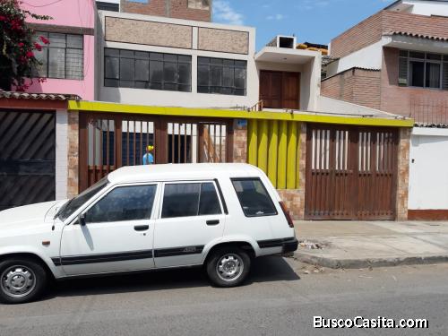 CASA DE DOS PISOS INDEPENDIENTES CON 2 ESTACIONAMIENTOS