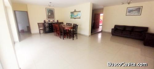 VENDO  CASA 3 PISOS DE  551 M² EN URB. SAN ADDRÉS II ETAPA TRUJILLO A $505,0000 USD