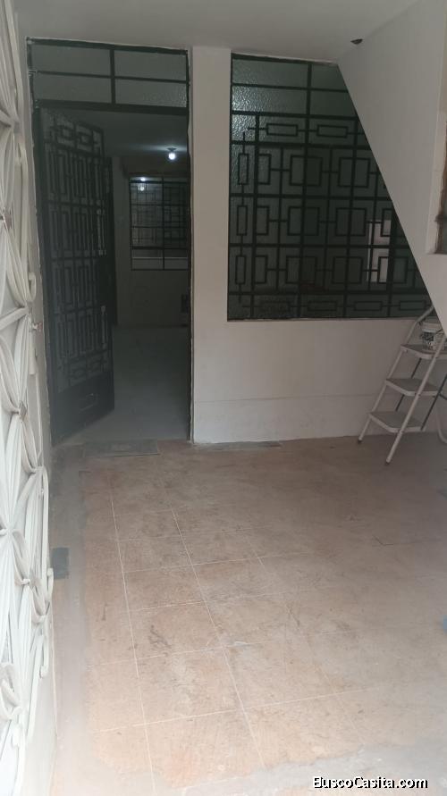 EXCELENTE CASA DE 2 PISOS INDEPENDIENTES EN URB SANTO DOMINGO PRIMERA ETAPA CARABAYLLO