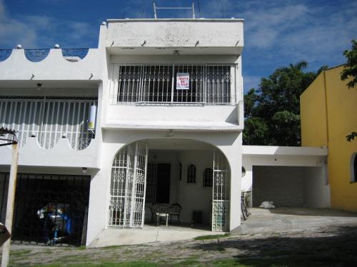 AMIGOS :) REMATAMOS *HERMOSO CONDOMINIO DE 3 NIVELES C/ALBERCA* $1,250,000 MN. M=40 M2. PLAYA BRUJA TEQUESQUITENGO, VENGA YA!!! LO ESPERAMOS :)