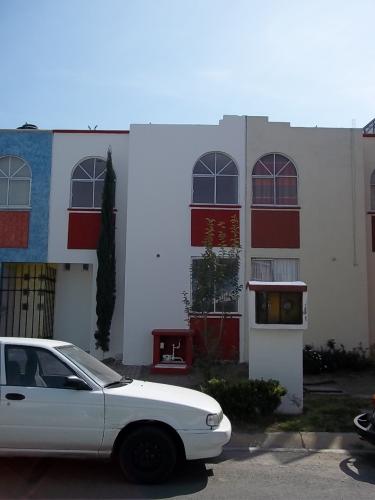 CASA EN EL ENCANTO