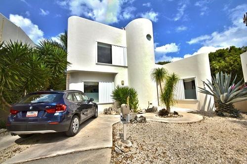 Excelente Casa en Venta en Club Real Playacar