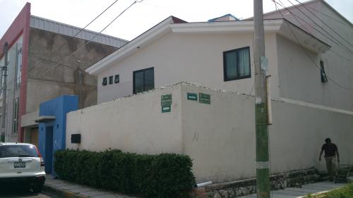 Casa En Venta En Los Pinos A Un Costado De Ciudad Bugambilias