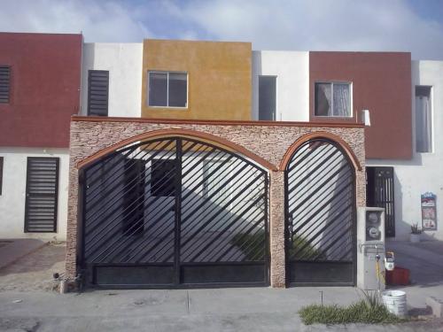 AMPLIA CASA EN COS