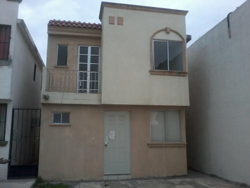 CASA EN PRIVADAS DE SANTA ROSA APODACA