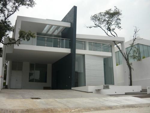 A la Venta Casa Condado de Sayavedra Mexico Amplio Jardin, Gran Plusvalia