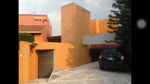 Amplia casa en desniveles Residencial Chiluca