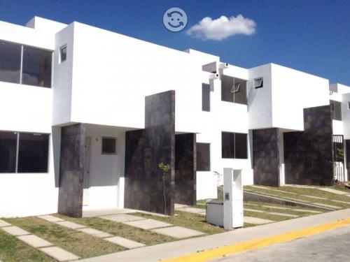 Casas de dos niveles, 3 recamaras 3 baños!