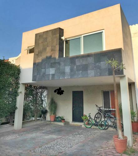 Casa Venta / Prados Tepeyac / Zapopan 