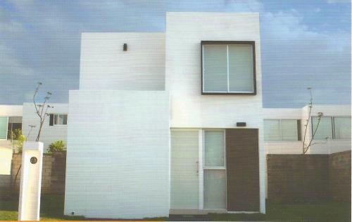 CASA MODELO TAO DE 2 NIVELES 2 RECÁMARAS, 1 ALCOBA, 3 BAÑOS.