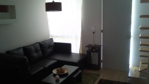 CÓMODAS CASAS DE 2 PISOS