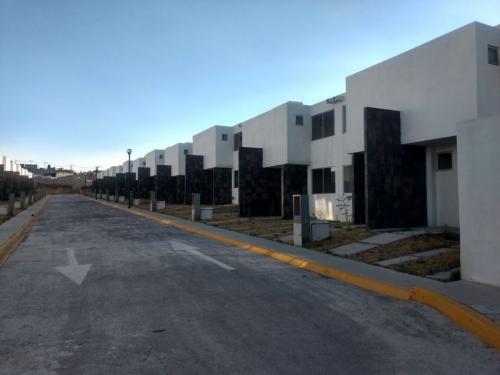 PRECIOSAS CASAS LAGO RESIDENCIAL