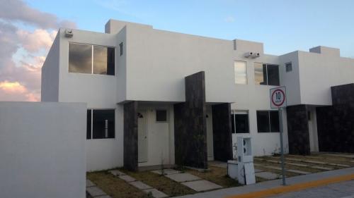 CASA NUEVA EN VENTA 