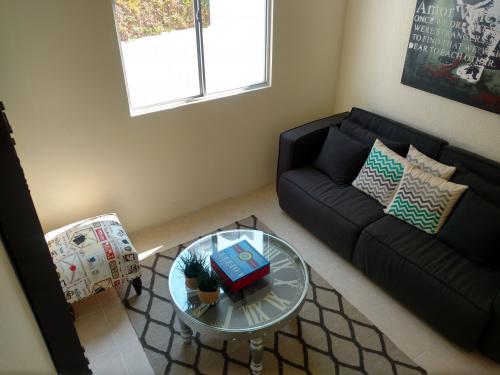 CASA DE 3 HABITACIONES