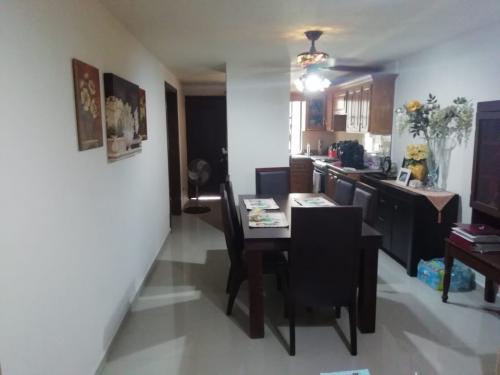 CASA VALLE DEL CONTRY RECIÉN REMODELADA. PRECIOSA Y DE OPORTUNIDAD