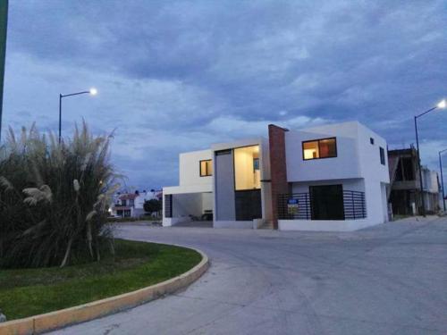 Casa en venta Irapuato Gto. zona residencial