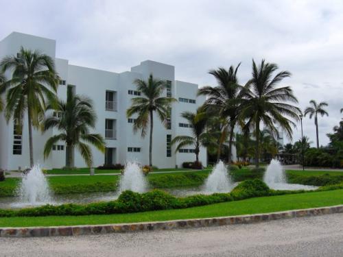 EN MAYAN LAKES ACAPULCO 