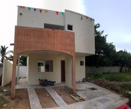 REMATO RESIDENCIA EN COTO PRIVADO CON ALBERCA