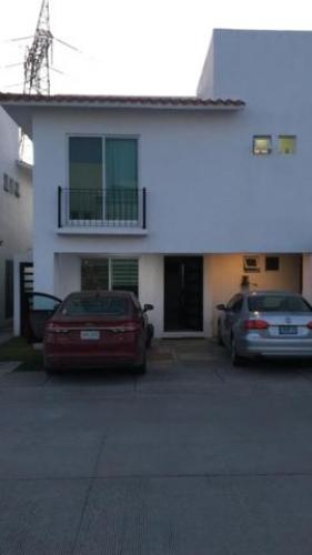 Casa en venta Irapuato Gto. fraccionamiento Misión