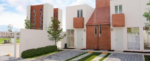 CASAS EN GUADALUPANA