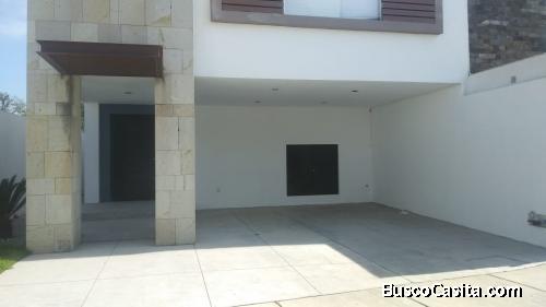 HERMOSA CASA EN PUNTA DEL ESTE RESIDENCIAL