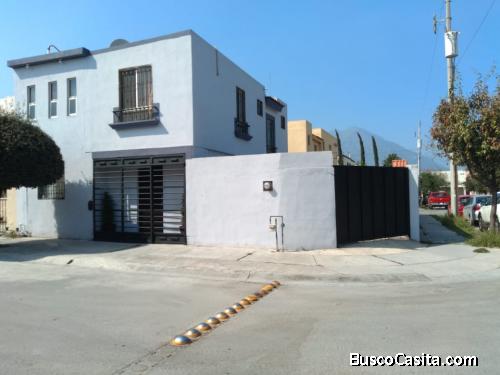 CASA EN MITRAS PONIENTE SECTOR JORDAN (PRIVADA)