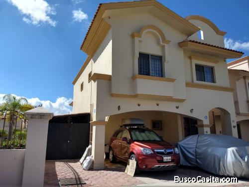 Bonita Casa en Villa California