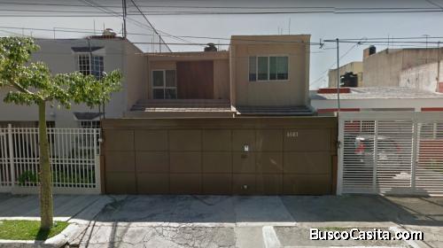 CASA EN VENTA JARDINES DEL SOL $ 4,480,000 EXCELENTE UBICACION Y CONSERVACION PRECIO NEGOCIABLE