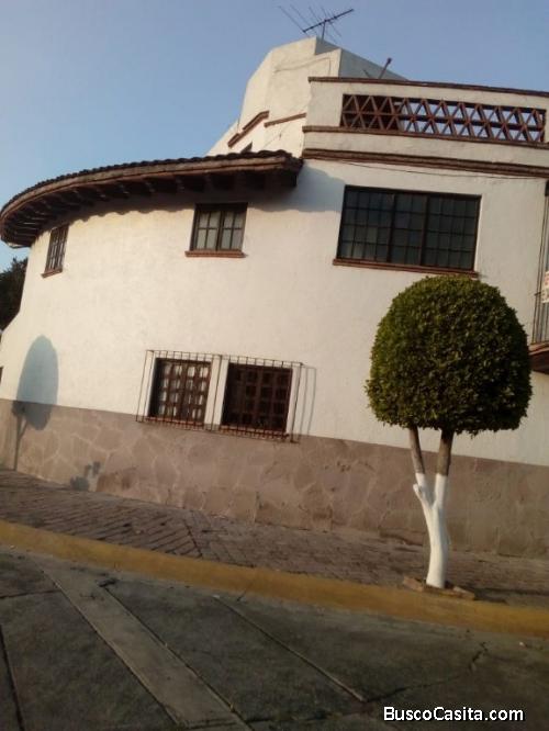 EXCELENTE CASA EN LA MEJOR ZONA DE ARBOLEDAS 